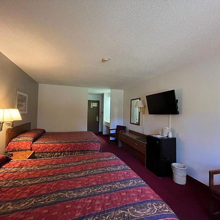 Boulder Bear Motor Lodge Boulder Junction Exterior photo