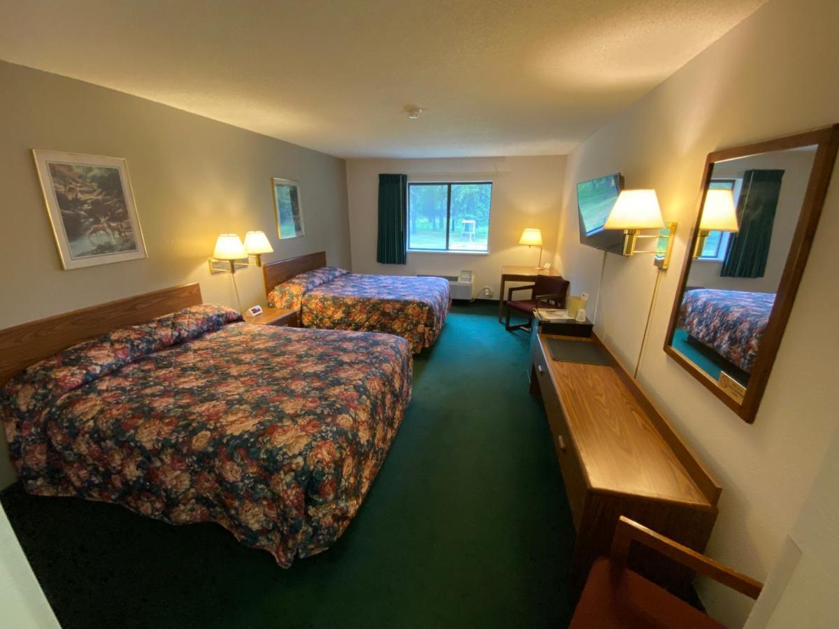 Boulder Bear Motor Lodge Boulder Junction Exterior photo